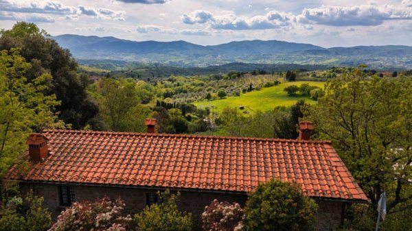 casale in vendita a Reggello