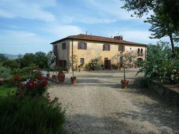 casa indipendente in vendita a Reggello