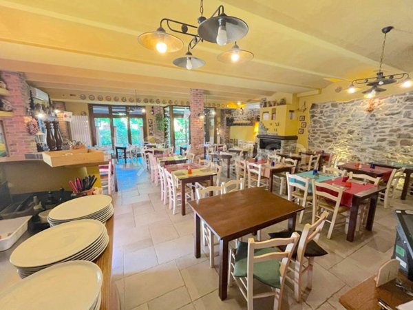 negozio in vendita a Reggello in zona Vallombrosa
