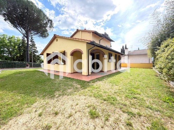 casa indipendente in vendita a Reggello