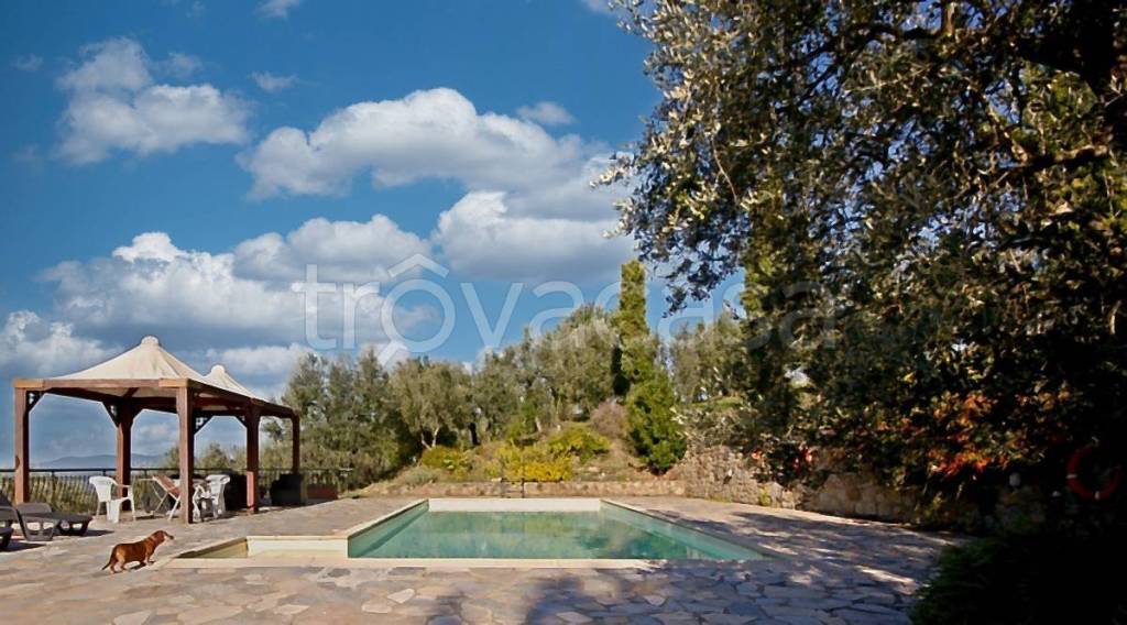 casa indipendente in vendita a Reggello