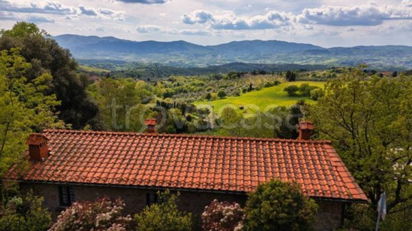 casa indipendente in vendita a Reggello
