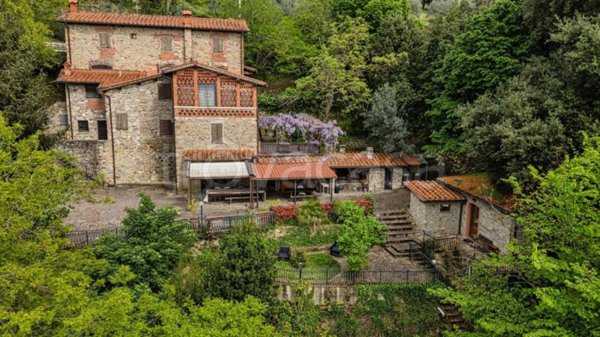 casa indipendente in vendita a Reggello