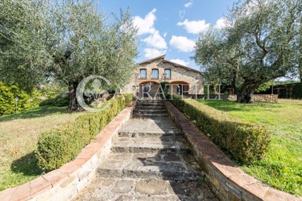 casa indipendente in vendita a Reggello