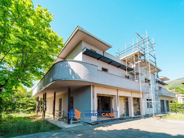 casa indipendente in vendita a Reggello