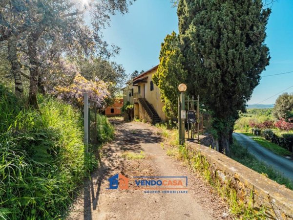 casa indipendente in vendita a Reggello