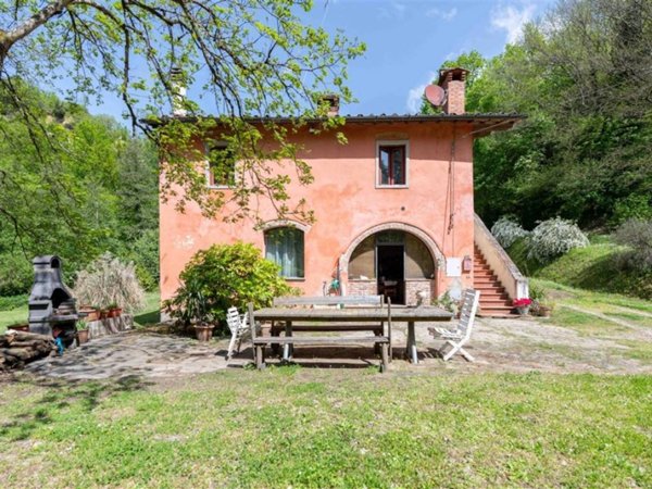 casa indipendente in vendita a Reggello in zona Leccio
