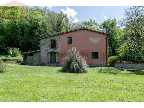casale in vendita a Reggello in zona Leccio