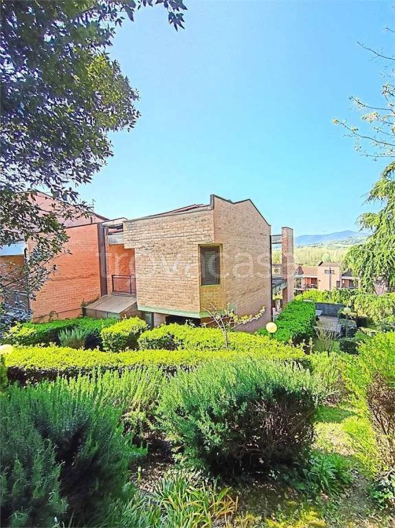 casa indipendente in vendita a Reggello in zona San Clemente