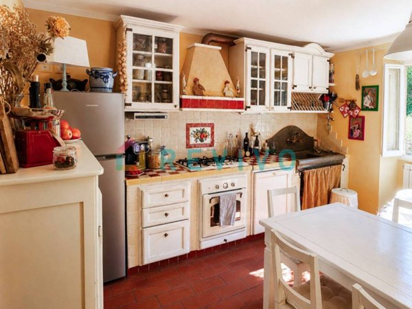 casa indipendente in vendita a Reggello in zona Cascia
