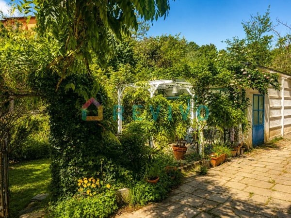 casa indipendente in vendita a Reggello