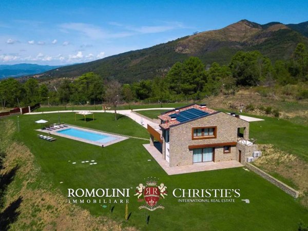 casa indipendente in vendita a Reggello