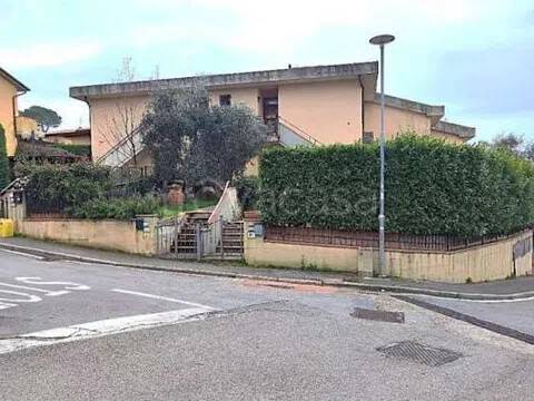 appartamento in vendita a Reggello in zona Pietrapiana