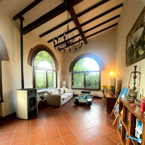 casa indipendente in vendita a Reggello
