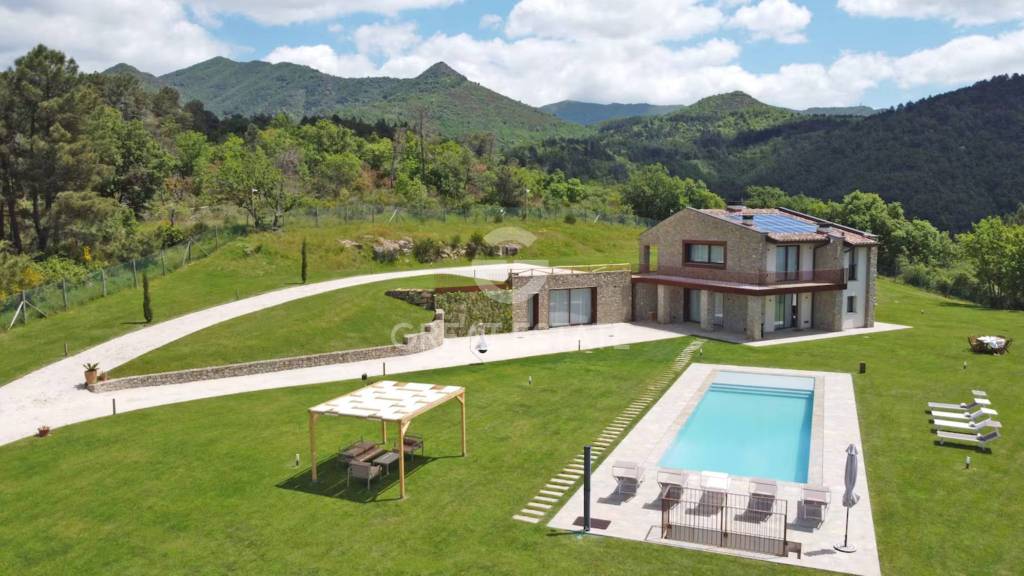 casa indipendente in vendita a Reggello