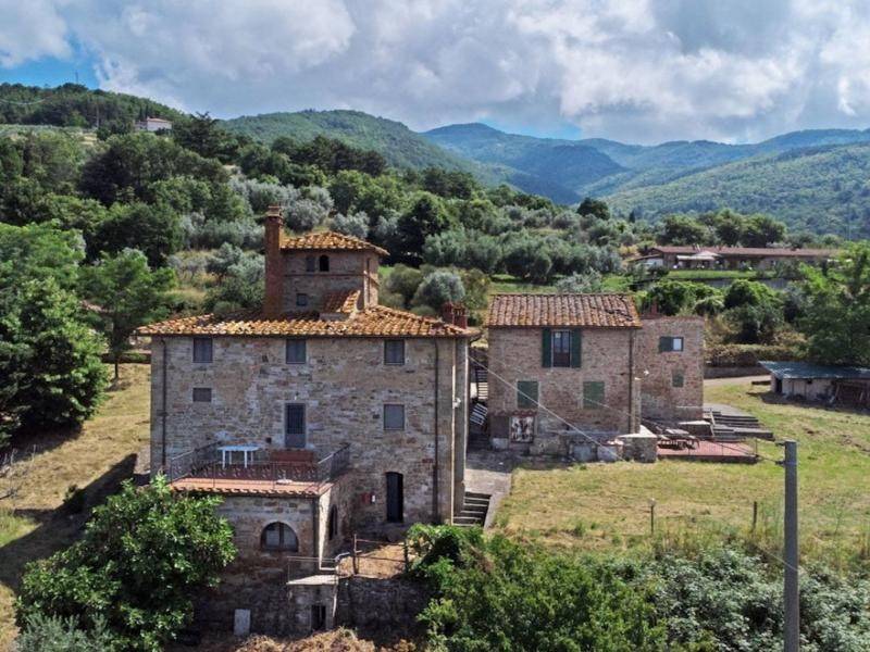 intera palazzina in vendita a Reggello