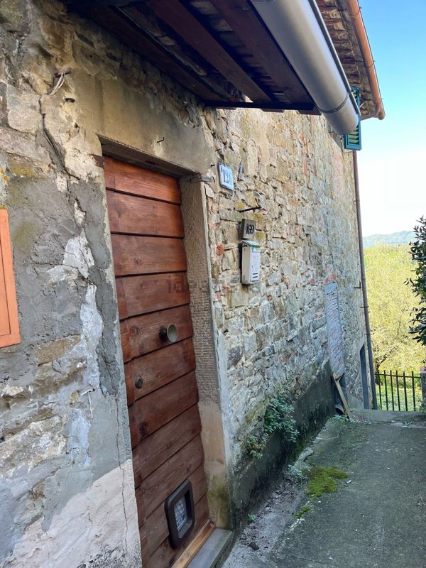casa indipendente in vendita a Reggello