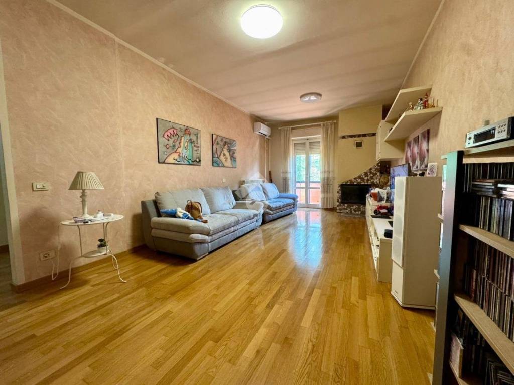 appartamento in vendita a Reggello in zona Montanino