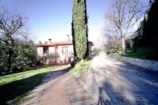 casa indipendente in vendita a Reggello in zona Donnini
