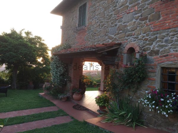 casa indipendente in vendita a Reggello