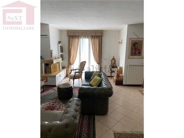 casa indipendente in vendita a Reggello