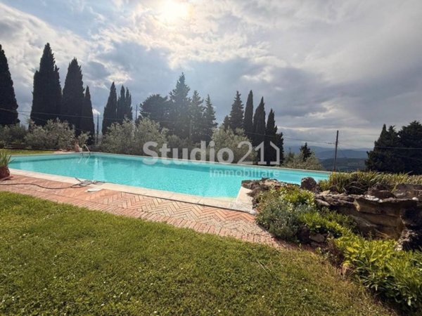 casa indipendente in vendita a Reggello in zona Donnini