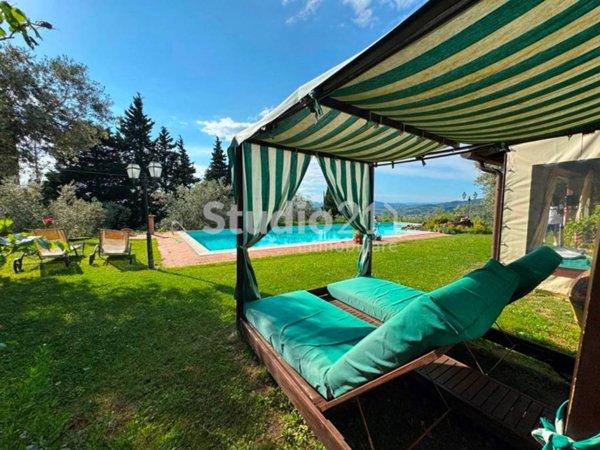 casa indipendente in vendita a Reggello in zona Donnini