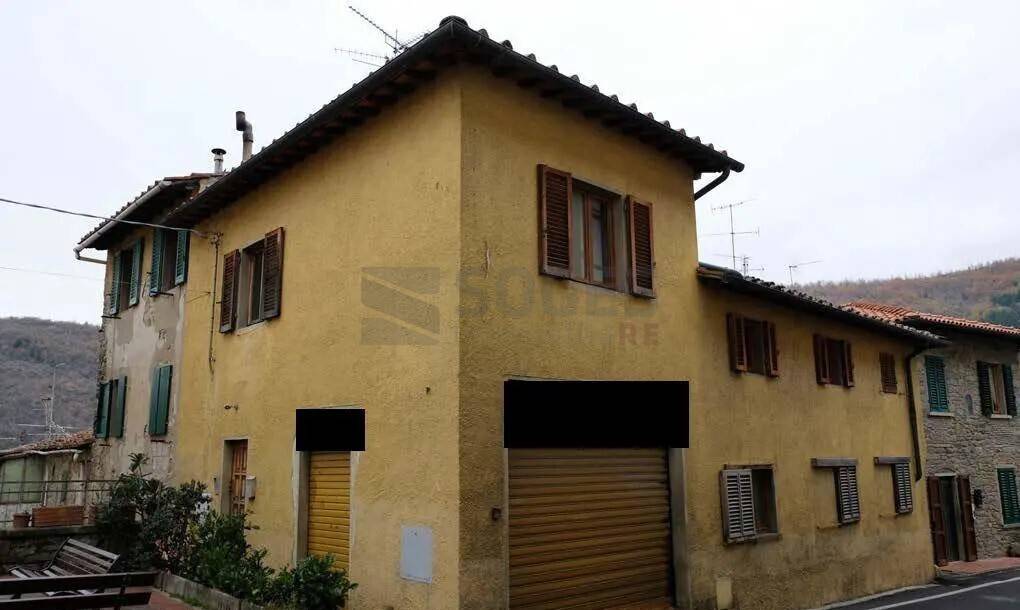 negozio in vendita a Reggello in zona Tosi