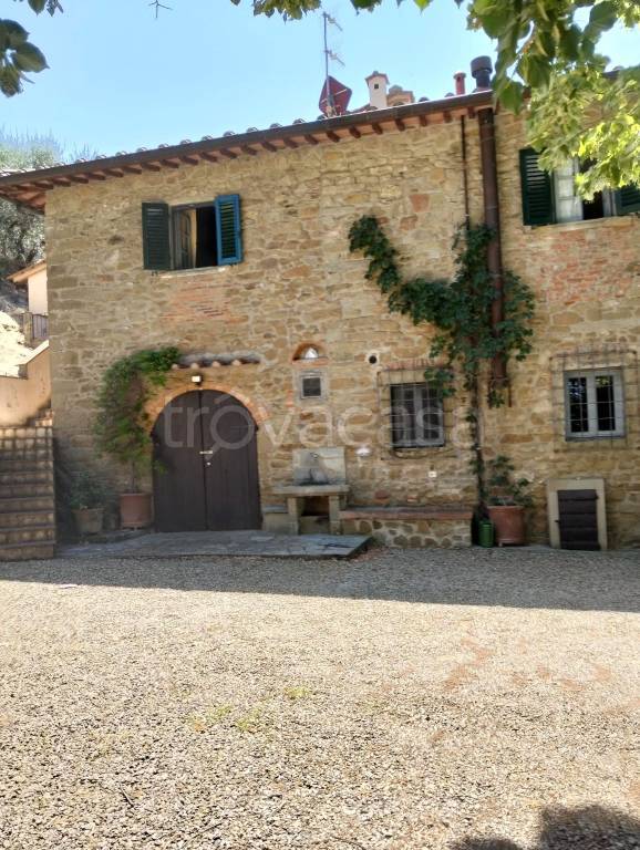 casa indipendente in vendita a Reggello