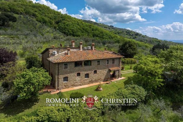 casa indipendente in vendita a Reggello