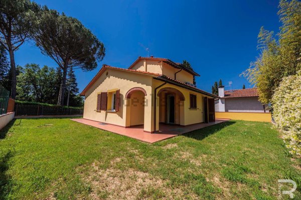 casa indipendente in vendita a Reggello in zona Leccio