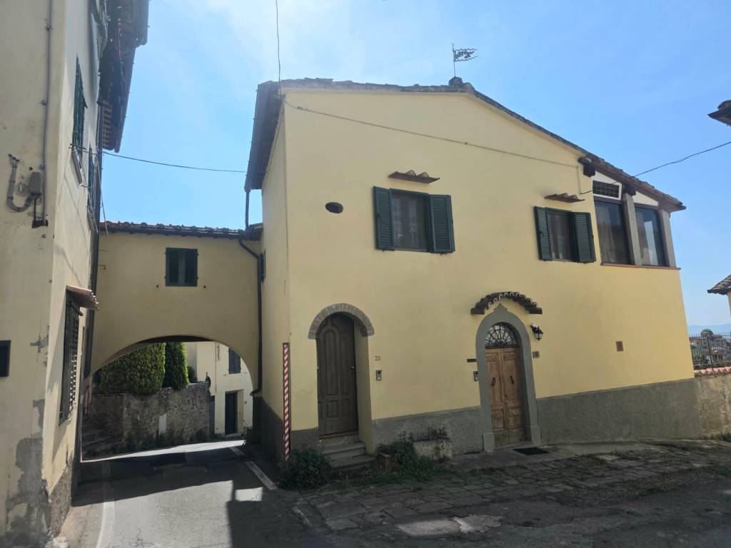 casa indipendente in vendita a Reggello