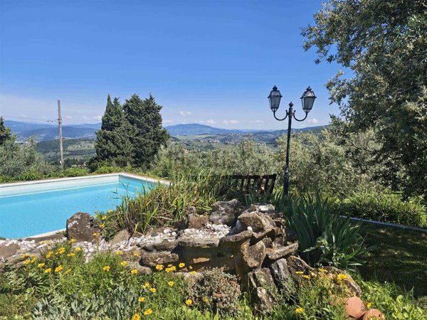 casa indipendente in vendita a Reggello in zona Donnini