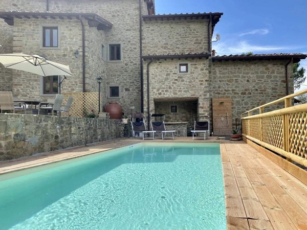 casale in vendita a Reggello in zona Cascia