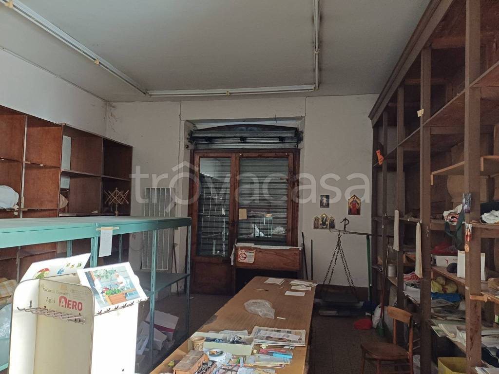 negozio in vendita a Reggello in zona Cascia