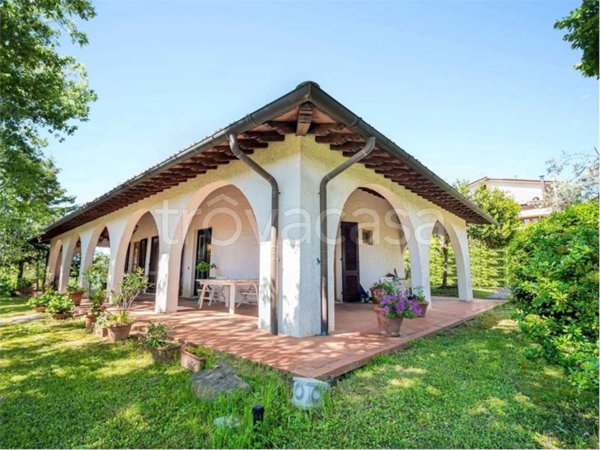 casa indipendente in vendita a Reggello in zona Cascia
