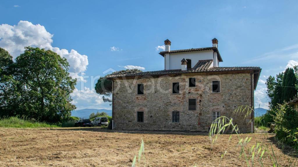casa indipendente in vendita a Reggello