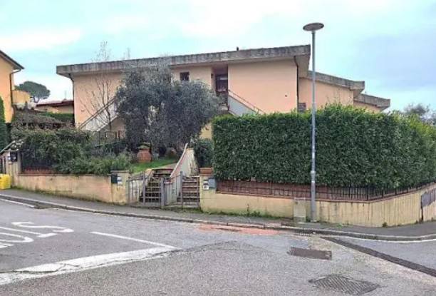 appartamento in vendita a Reggello in zona Pietrapiana