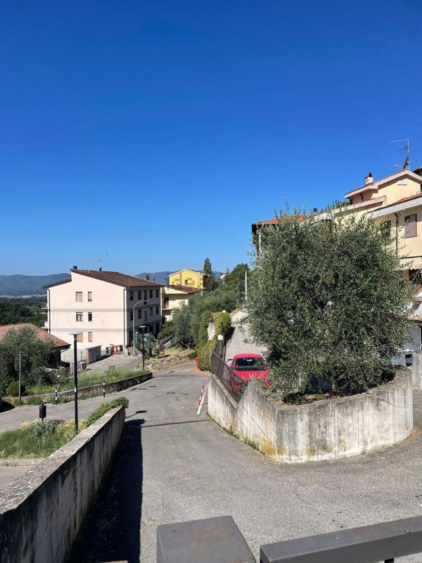 appartamento in vendita a Reggello in zona Donnini