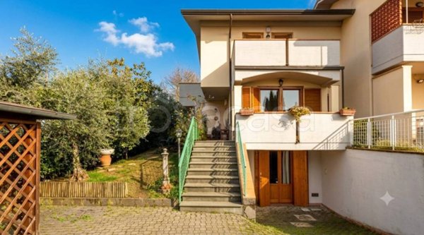 casa indipendente in vendita a Reggello