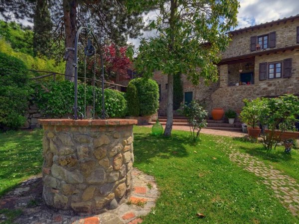 casa indipendente in vendita a Reggello