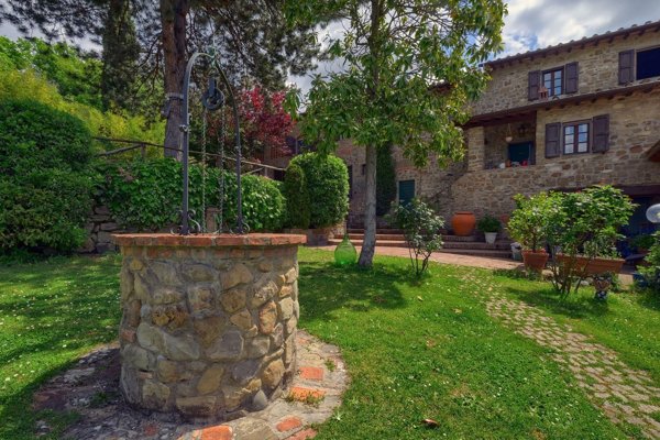 casa indipendente in vendita a Reggello in zona Cascia