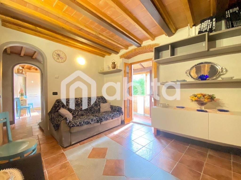 casa indipendente in vendita a Reggello in zona Cascia