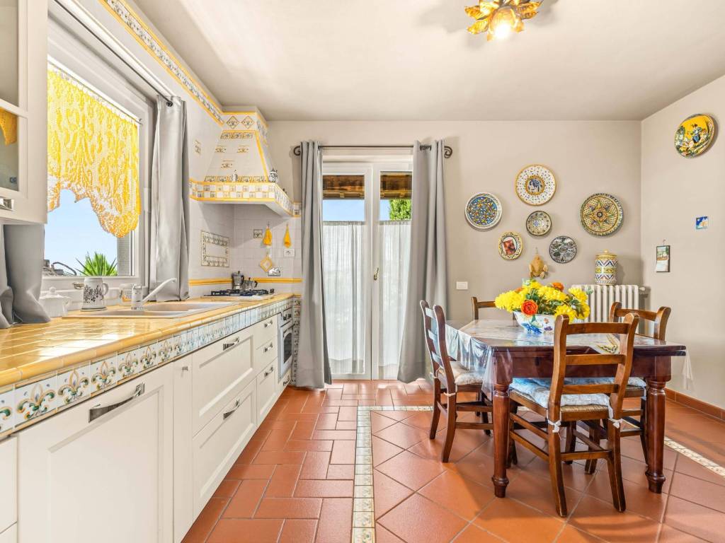 casa indipendente in vendita a Reggello
