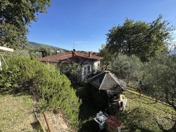 casa indipendente in vendita a Reggello