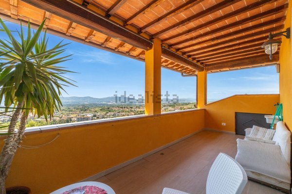 casa indipendente in vendita a Reggello in zona Cascia