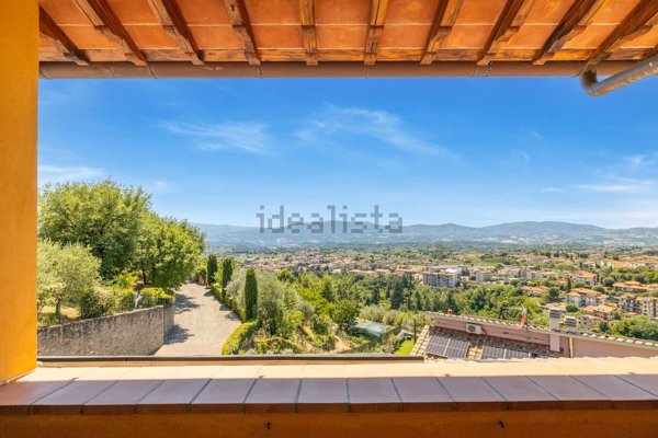 casa indipendente in vendita a Reggello in zona Cascia