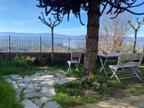appartamento in vendita a Reggello in zona Pietrapiana