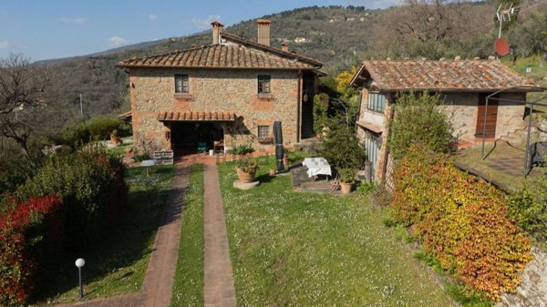 casa indipendente in vendita a Reggello in zona Cascia