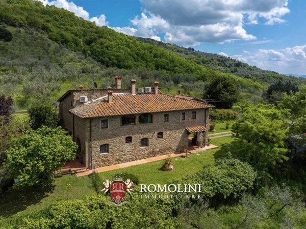 casa indipendente in vendita a Reggello